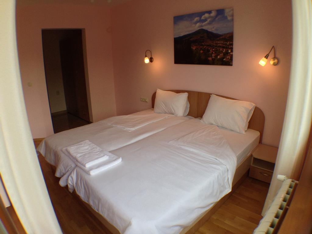 Mala Planina Guest House Iskrets Esterno foto