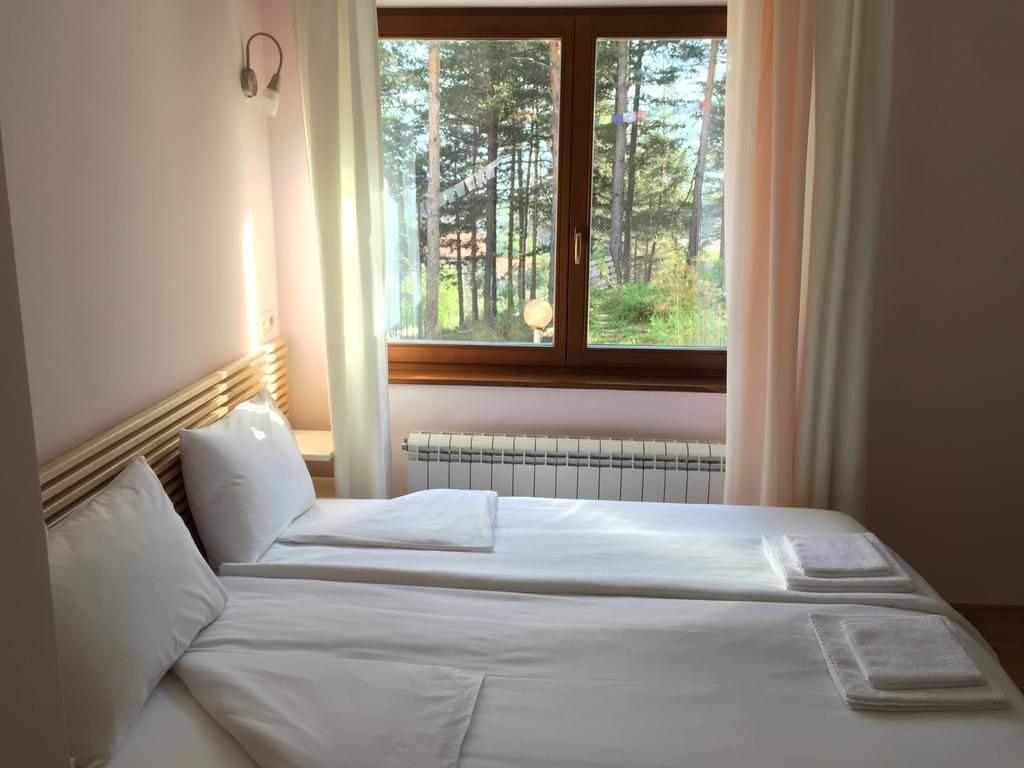 Mala Planina Guest House Iskrets Esterno foto