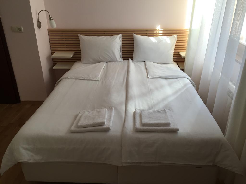 Mala Planina Guest House Iskrets Esterno foto