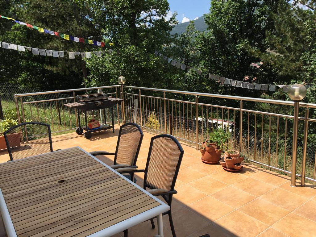 Mala Planina Guest House Iskrets Esterno foto