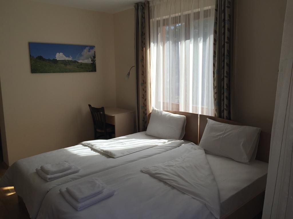 Mala Planina Guest House Iskrets Esterno foto
